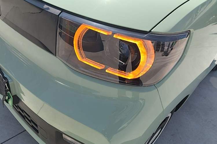 Used Wuling Hongguang MINIEV 2021 Macaron Premium Model – Lithium Iron Phosphate Left Front Headlight