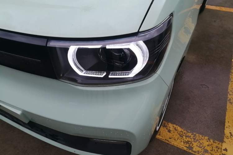 Used Wuling Hongguang MINIEV 2021 Macaron Fashion Model Lithium Iron Phosphate Left Front Headlight