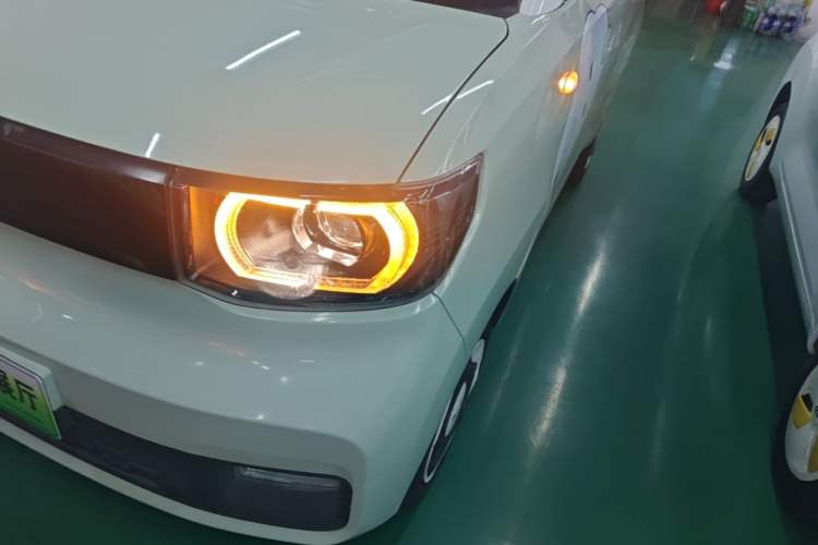 Used Wuling Hongguang MINIEV 2021 Macaron Premium Model – Lithium Iron Phosphate Left Front Headlight