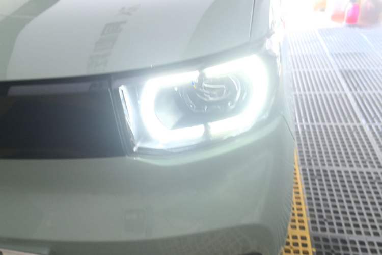 Used Wuling Hongguang MINIEV 2021 Macaron Premium Model – Lithium-NMC Left Front Headlight
