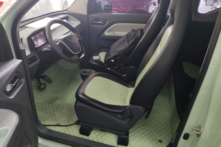 Used Wuling Hongguang MINIEV 2021 Macaron Premium Model – Lithium Iron Phosphate Left Front Seat