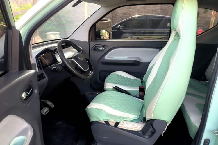 Used Wuling Hongguang MINIEV 2021 Macaron Fashion Edition Lithium-Ion Battery Left Front Seat