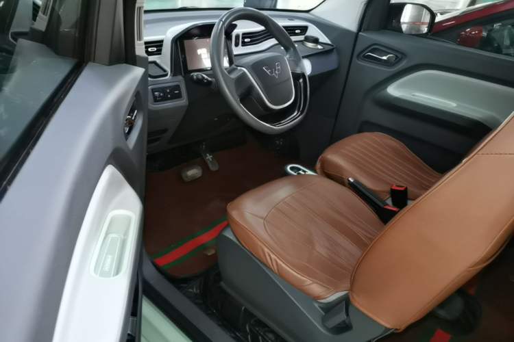 Used Wuling Hongguang MINIEV 2021 Macaron Premium Model – Lithium Iron Phosphate Left Front Seat