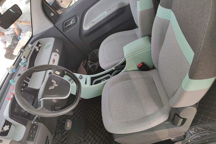 Used Wuling Hongguang MINIEV 2021 Macaron Premium Model – Lithium-NMC Left Front Seat