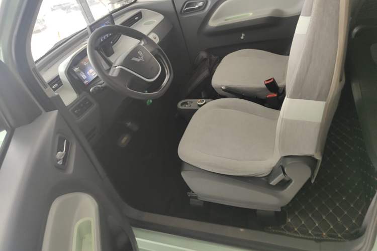 Used Wuling Hongguang MINIEV 2021 Macaron Fashion Edition Lithium-Ion Battery Left Front Seat