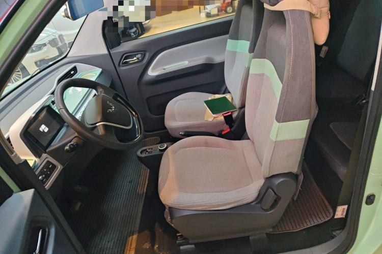 Used Wuling Hongguang MINIEV 2021 Macaron Premium Model – Lithium-NMC Left Front Seat