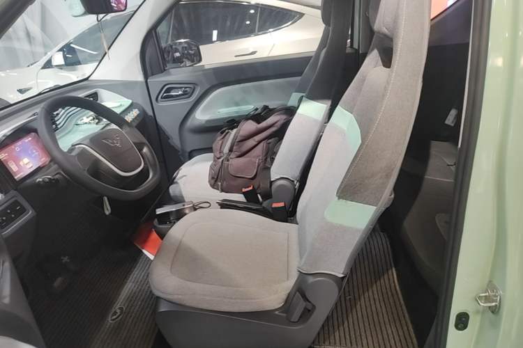 Used Wuling Hongguang MINIEV 2021 Macaron Premium Model – Lithium-NMC Left Front Seat
