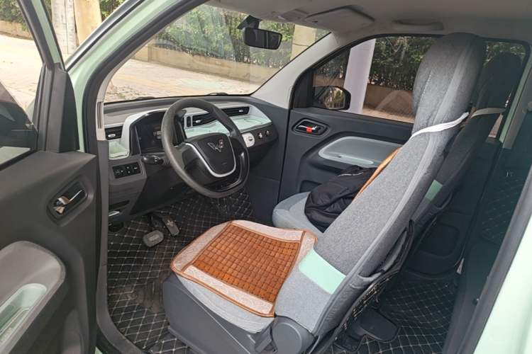 Used Wuling Hongguang MINIEV 2021 Macaron Premium Model – Lithium-NMC Left Front Seat