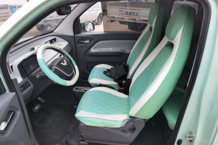 Used Wuling Hongguang MINIEV 2021 Macaron Premium Model – Lithium Iron Phosphate Left Front Seat