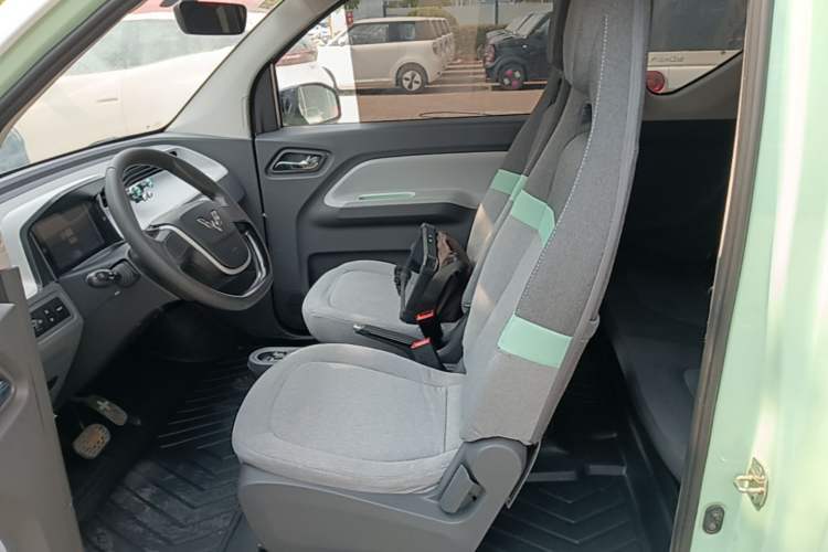 Used Wuling Hongguang MINIEV 2021 Macaron Premium Model – Lithium Iron Phosphate Left Front Seat