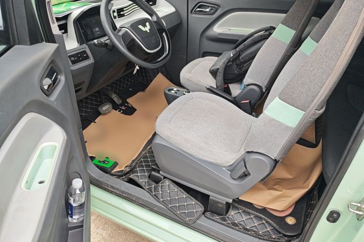Used Wuling Hongguang MINIEV 2021 Macaron Fashion Edition Lithium-Ion Battery Left Front Seat