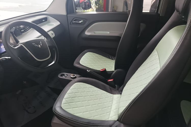 Used Wuling Hongguang MINIEV 2021 Macaron Sandwich Model 170 km Lithium Iron Phosphate Left Front Seat
