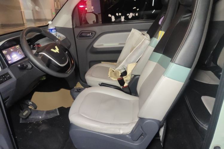 Used Wuling Hongguang MINIEV 2021 Macaron Fashion Edition Lithium-Ion Battery Left Front Seat
