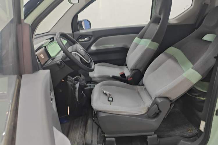 Used Wuling Hongguang MINIEV 2021 Macaron Fashion Model Lithium Iron Phosphate Left Front Seat
