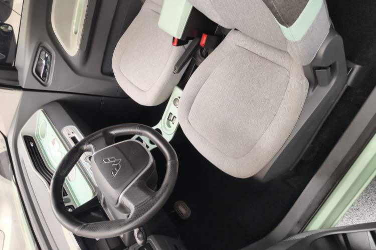 Used Wuling Hongguang MINIEV 2021 Macaron Premium Model – Lithium Iron Phosphate Left Front Seat