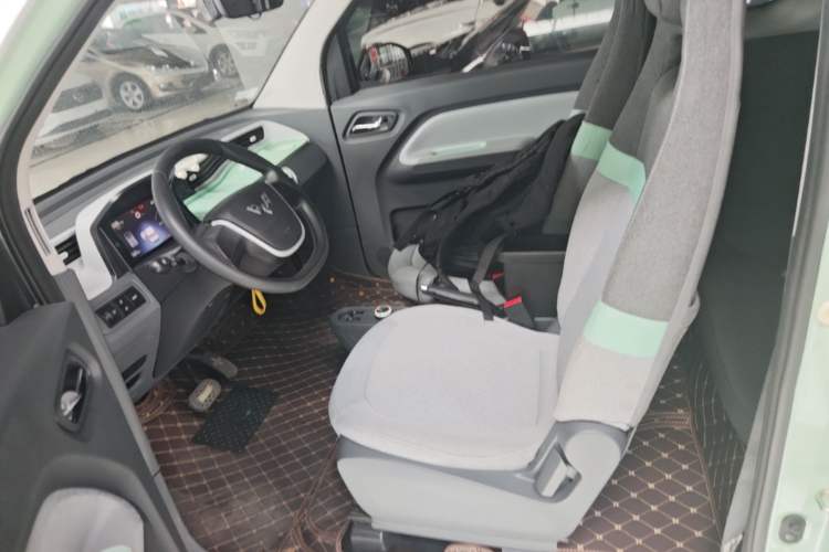 Used Wuling Hongguang MINIEV 2021 Macaron Premium Model – Lithium Iron Phosphate Left Front Seat