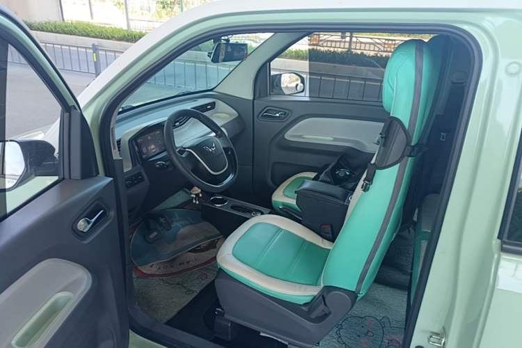 Used Wuling Hongguang MINIEV 2021 Macaron Premium Model – Lithium-NMC Left Front Seat