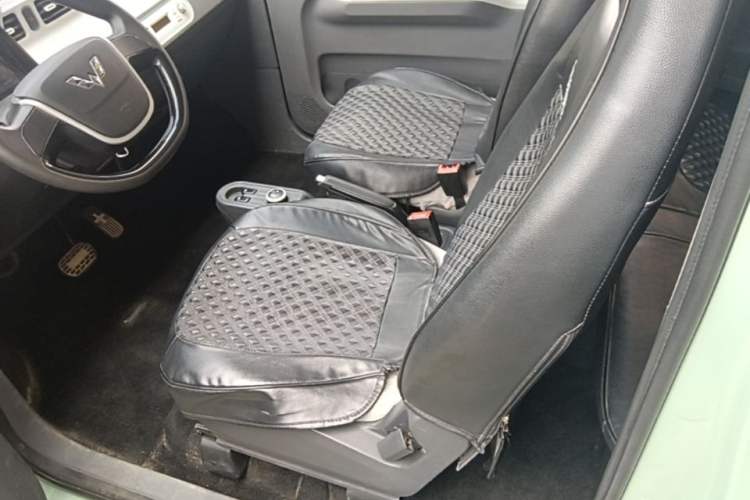 Used Wuling Hongguang MINIEV 2021 Macaron Fashion Model Lithium Iron Phosphate Left Front Seat