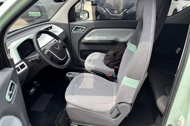 Used Wuling Hongguang MINIEV 2021 Macaron Premium Model – Lithium-NMC Left Front Seat
