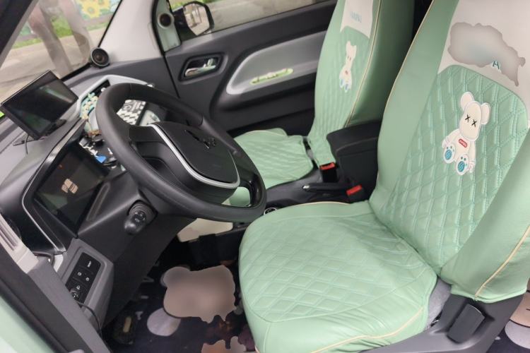 Used Wuling Hongguang MINIEV 2021 Macaron Premium Model – Lithium-NMC Left Front Seat