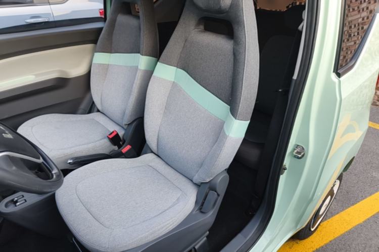 Used Wuling Hongguang MINIEV 2021 Macaron Fashion Model Lithium Iron Phosphate Left Front Seat