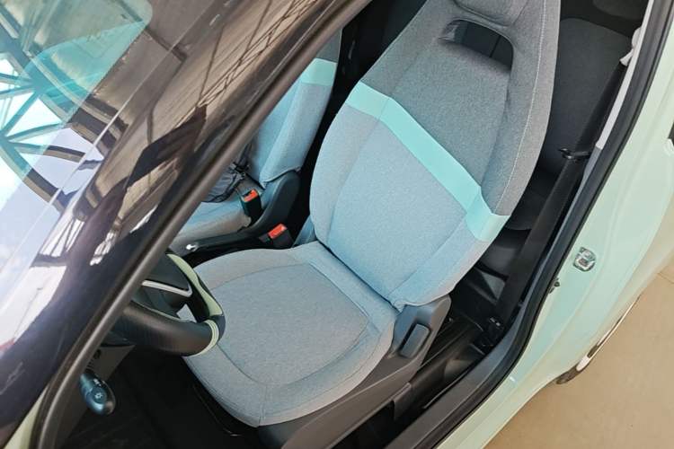 Used Wuling Hongguang MINIEV 2021 Macaron Fashion Edition Lithium-Ion Battery Left Front Seat