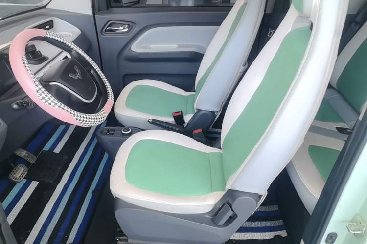 Used Wuling Hongguang MINIEV 2021 Macaron Premium Model – Lithium Iron Phosphate Left Front Seat