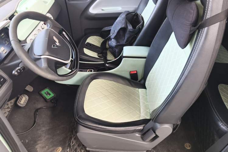 Used Wuling Hongguang MINIEV 2021 Macaron Sandwich Model 170 km Lithium Iron Phosphate Left Front Seat