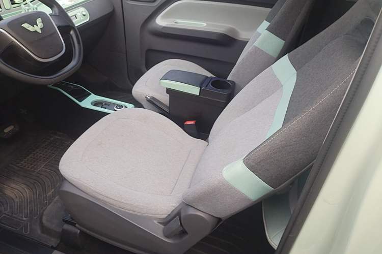 Used Wuling Hongguang MINIEV 2021 Macaron Fashion Model Lithium Iron Phosphate Left Front Seat