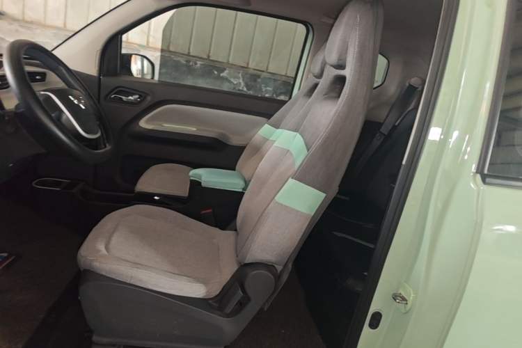 Used Wuling Hongguang MINIEV 2021 Macaron Premium Model – Lithium Iron Phosphate Left Front Seat