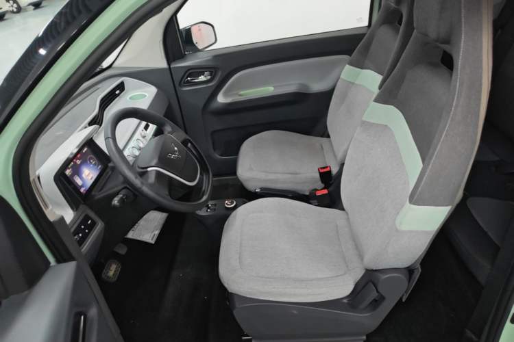 Used Wuling Hongguang MINIEV 2021 Macaron Premium Model – Lithium Iron Phosphate Left Front Seat
