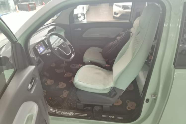 Used Wuling Hongguang MINIEV 2021 Macaron Premium Model – Lithium Iron Phosphate Left Front Seat