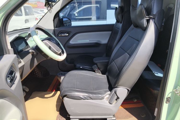 Used Wuling Hongguang MINIEV 2021 Macaron Sandwich Model 120 km Lithium Iron Phosphate Left Front Seat