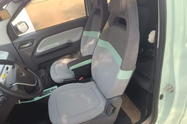 Used Wuling Hongguang MINIEV 2021 Macaron Fashion Edition Lithium-Ion Battery Left Front Seat