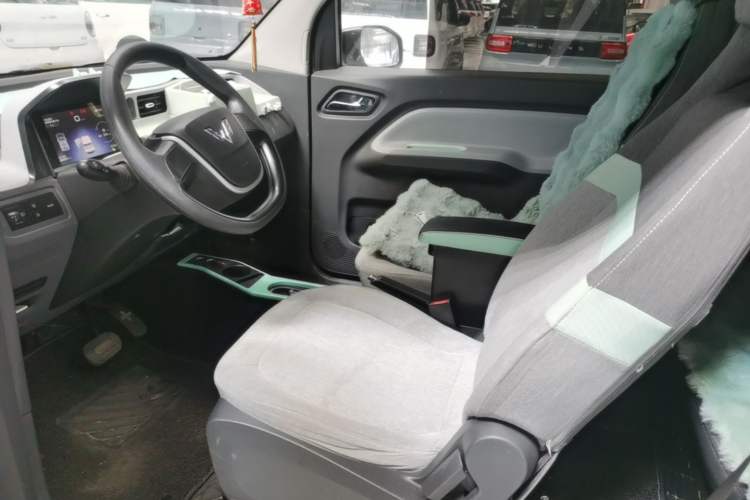 Used Wuling Hongguang MINIEV 2021 Macaron Premium Model – Lithium Iron Phosphate Left Front Seat