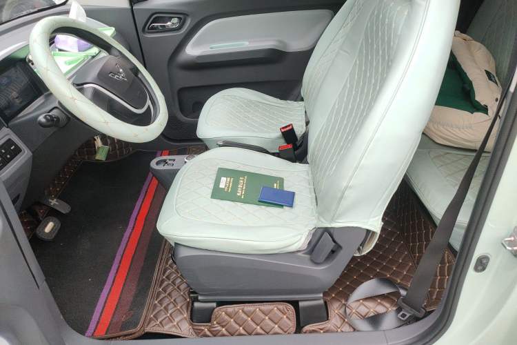 Used Wuling Hongguang MINIEV 2021 Macaron Fashion Model Lithium Iron Phosphate Left Front Seat
