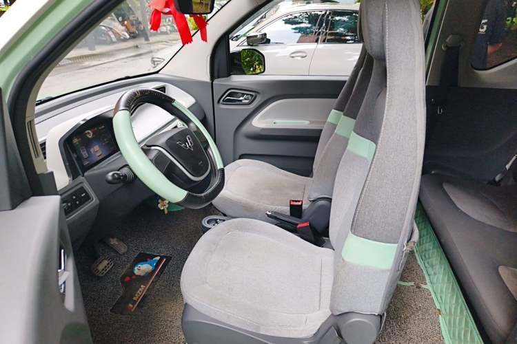 Used Wuling Hongguang MINIEV 2021 Macaron Premium Model – Lithium Iron Phosphate Left Front Seat