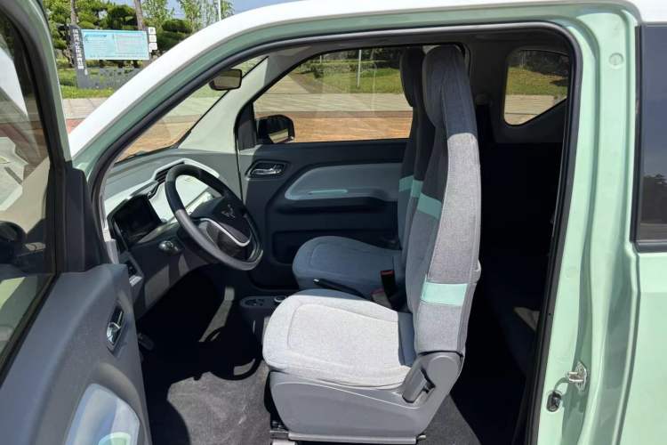 Used Wuling Hongguang MINIEV 2021 Macaron Premium Model – Lithium Iron Phosphate Left Front Seat