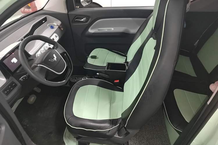 Used Wuling Hongguang MINIEV 2021 Macaron Premium Model – Lithium-NMC Left Front Seat