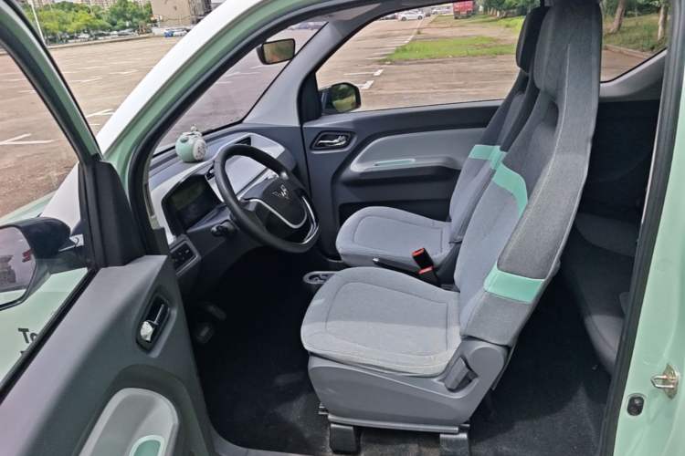 Used Wuling Hongguang MINIEV 2021 Macaron Premium Model – Lithium-NMC Left Front Seat