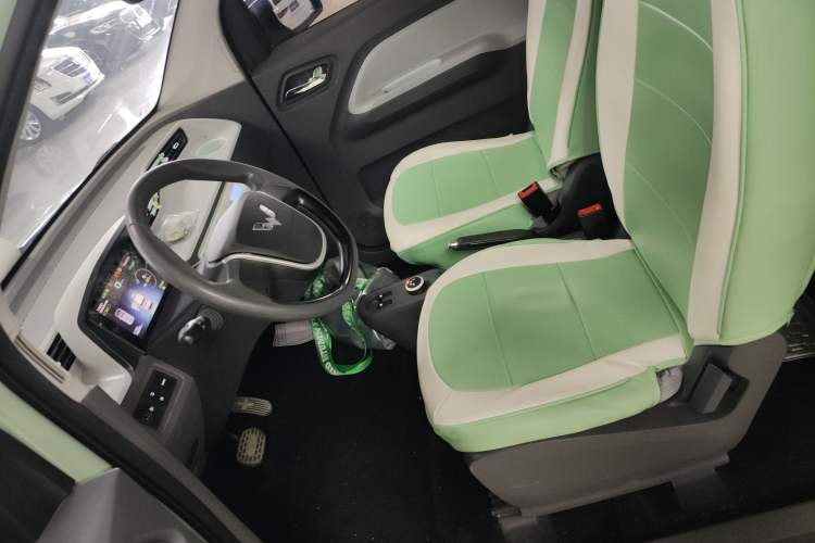 Used Wuling Hongguang MINIEV 2021 Macaron Premium Model – Lithium Iron Phosphate Left Front Seat