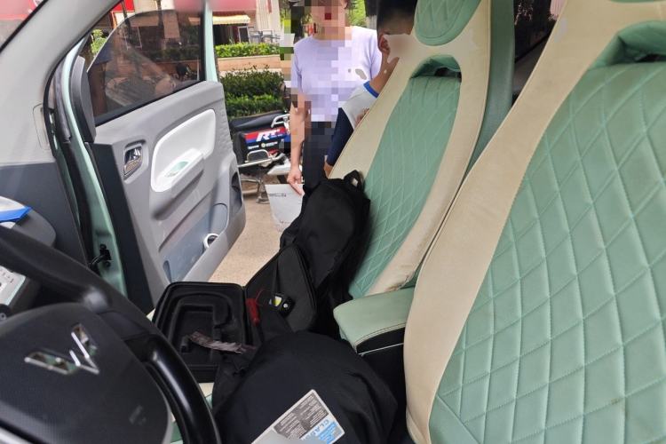 Used Wuling Hongguang MINIEV 2021 Macaron Fashion Model Lithium Iron Phosphate Left Front Seat