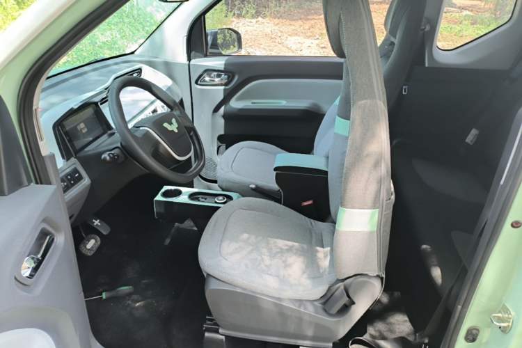 Used Wuling Hongguang MINIEV 2021 Macaron Premium Model – Lithium Iron Phosphate Left Front Seat