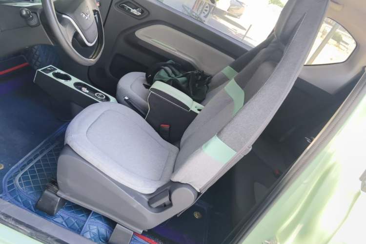 Used Wuling Hongguang MINIEV 2021 Macaron Fashion Edition Lithium-Ion Battery Left Front Seat