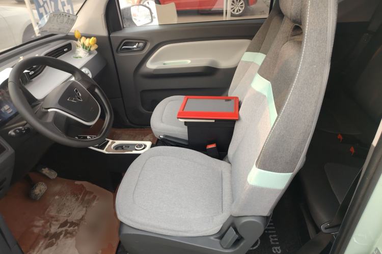 Used Wuling Hongguang MINIEV 2021 Macaron Premium Model – Lithium-NMC Left Front Seat