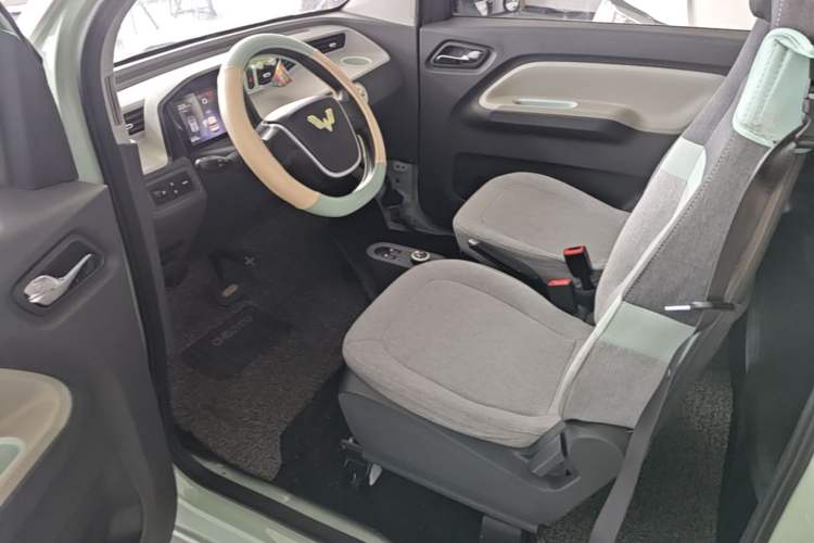 Used Wuling Hongguang MINIEV 2021 Macaron Fashion Model Lithium Iron Phosphate Left Front Seat