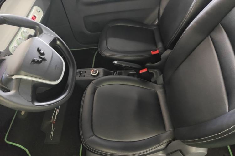 Used Wuling Hongguang MINIEV 2021 Macaron Premium Model – Lithium Iron Phosphate Left Front Seat