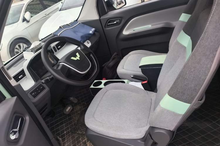Used Wuling Hongguang MINIEV 2021 Macaron Premium Model – Lithium Iron Phosphate Left Front Seat