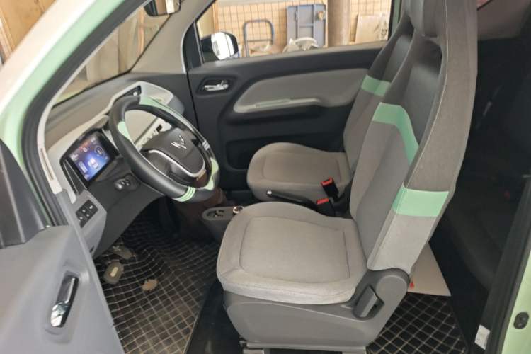 Used Wuling Hongguang MINIEV 2021 Macaron Premium Model – Lithium-NMC Left Front Seat