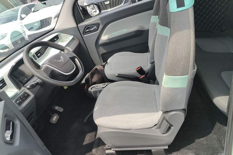 Used Wuling Hongguang MINIEV 2021 Macaron Premium Model – Lithium Iron Phosphate Left Front Seat